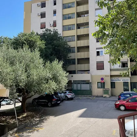 Providenca Apartment Split